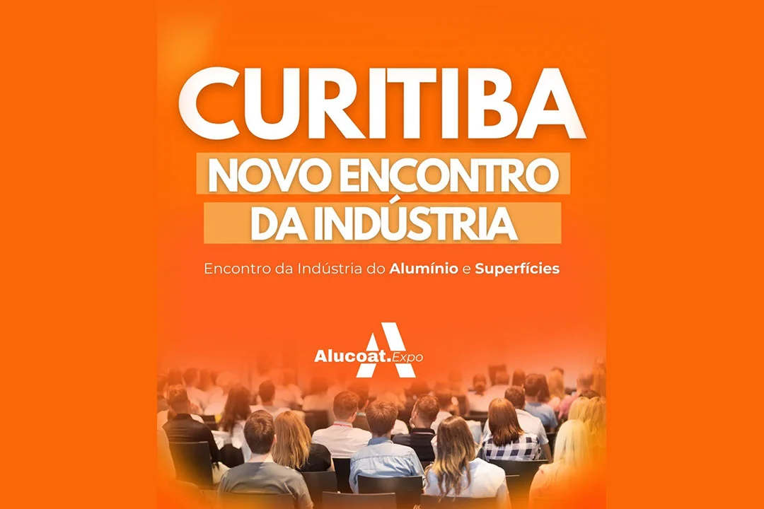 Card promocional com fundo degradê laranja. No topo, o texto em destaque "CURITIBA - NOVO ENCONTRO DA INDÚSTRIA". Abaixo, em letras menores, "Encontro da Indústria do Alumínio e Superfícies". No centro, o logotipo da Alucoat Expo acima de uma foto desfocada de uma plateia assistindo a uma palestra.