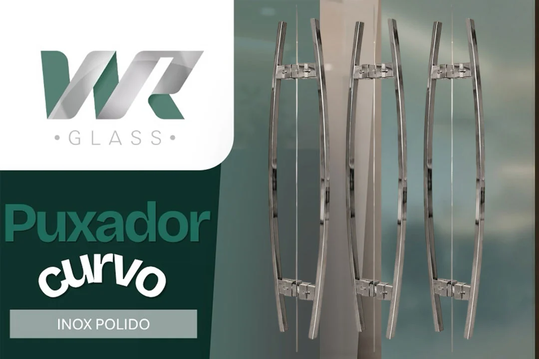 Puxador Curvo de Inox Polido uma fotografia fotorrealista aplicado em porta de vidro
